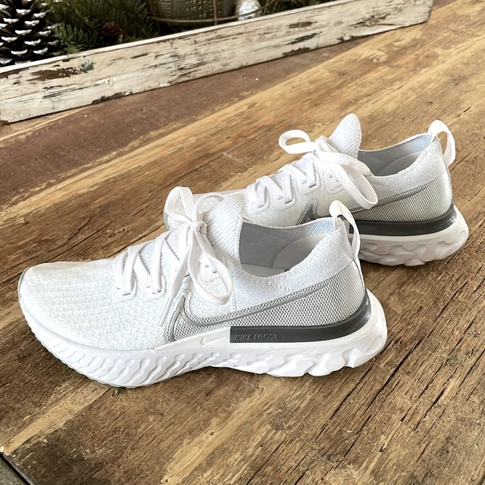 NIKE REACT INFINITY FLYKNIT Women’s Running shoes size 7 white